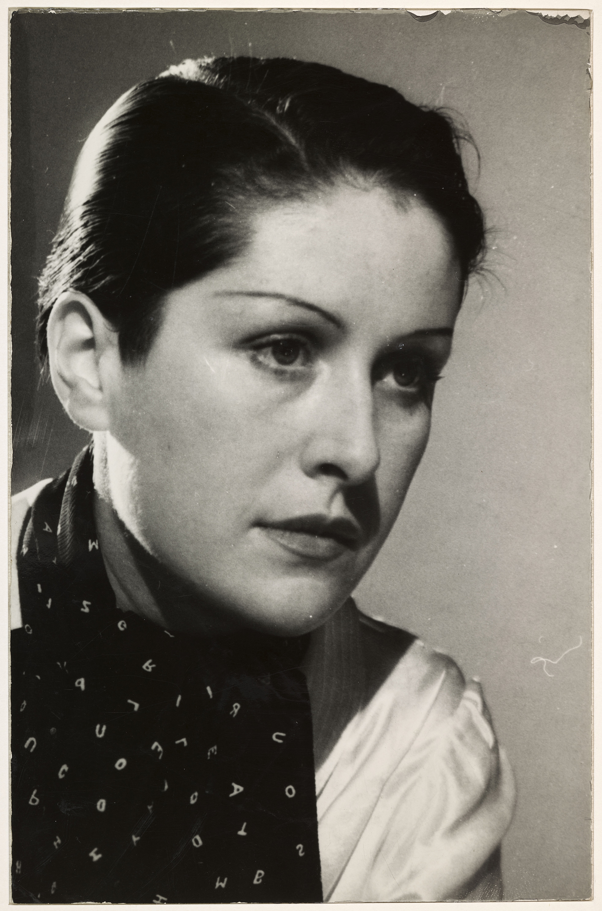 Anonyme - Portrait de Dora Maar de trois-quarts, Paris, en [1935] - MP1998-147 - 17-554050