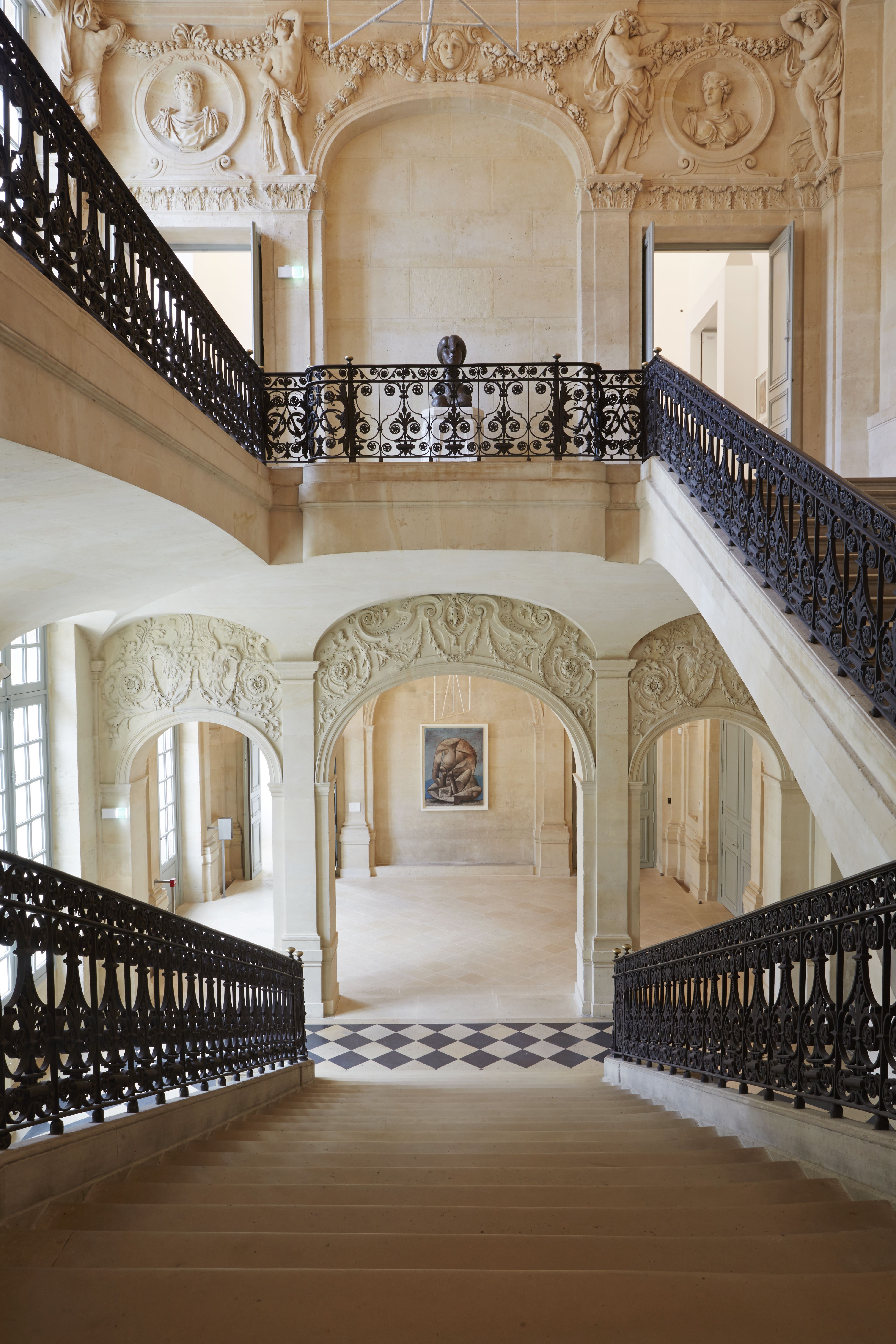 Escalier d'honneur et vestibule 