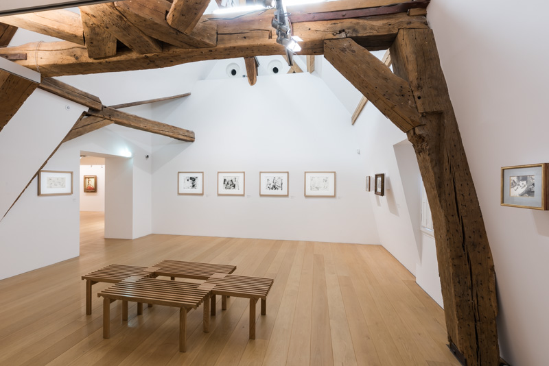 Salles de l’exposition Diurnes, intérieur nuit 