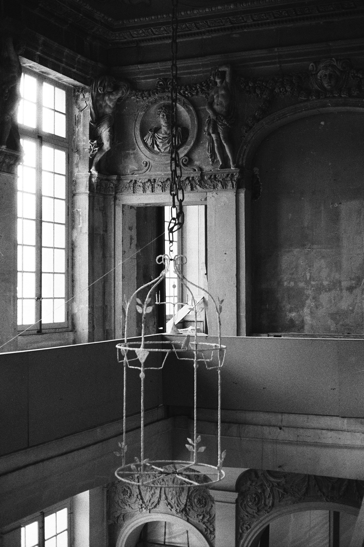 Laurence Berthon-Marceillac - Essai de la maquette de lanterne dans l’escalier de l’hôtel Salé