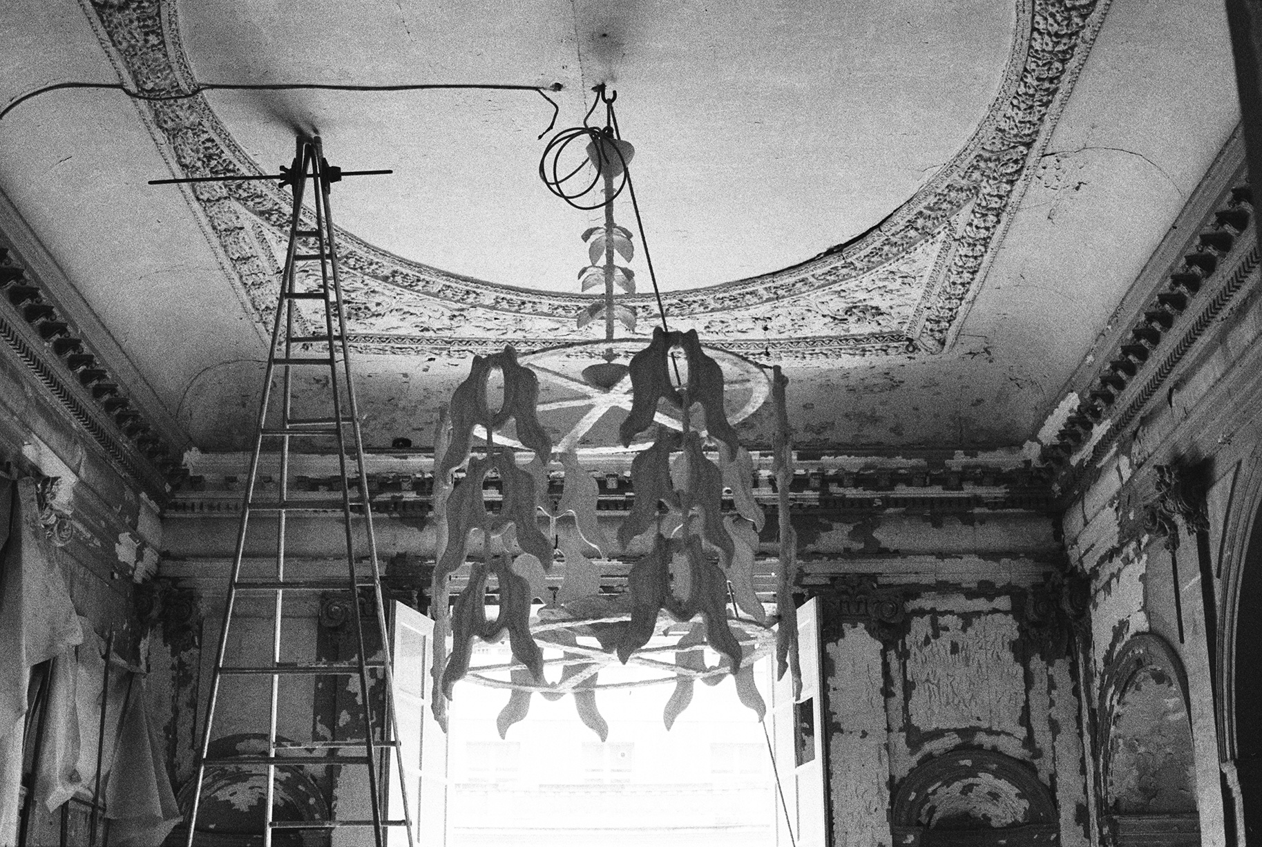 Laurence Berthon-Marceillac - Essai de la seconde maquette du lustre "à motif de feuilles", hôtel Salé