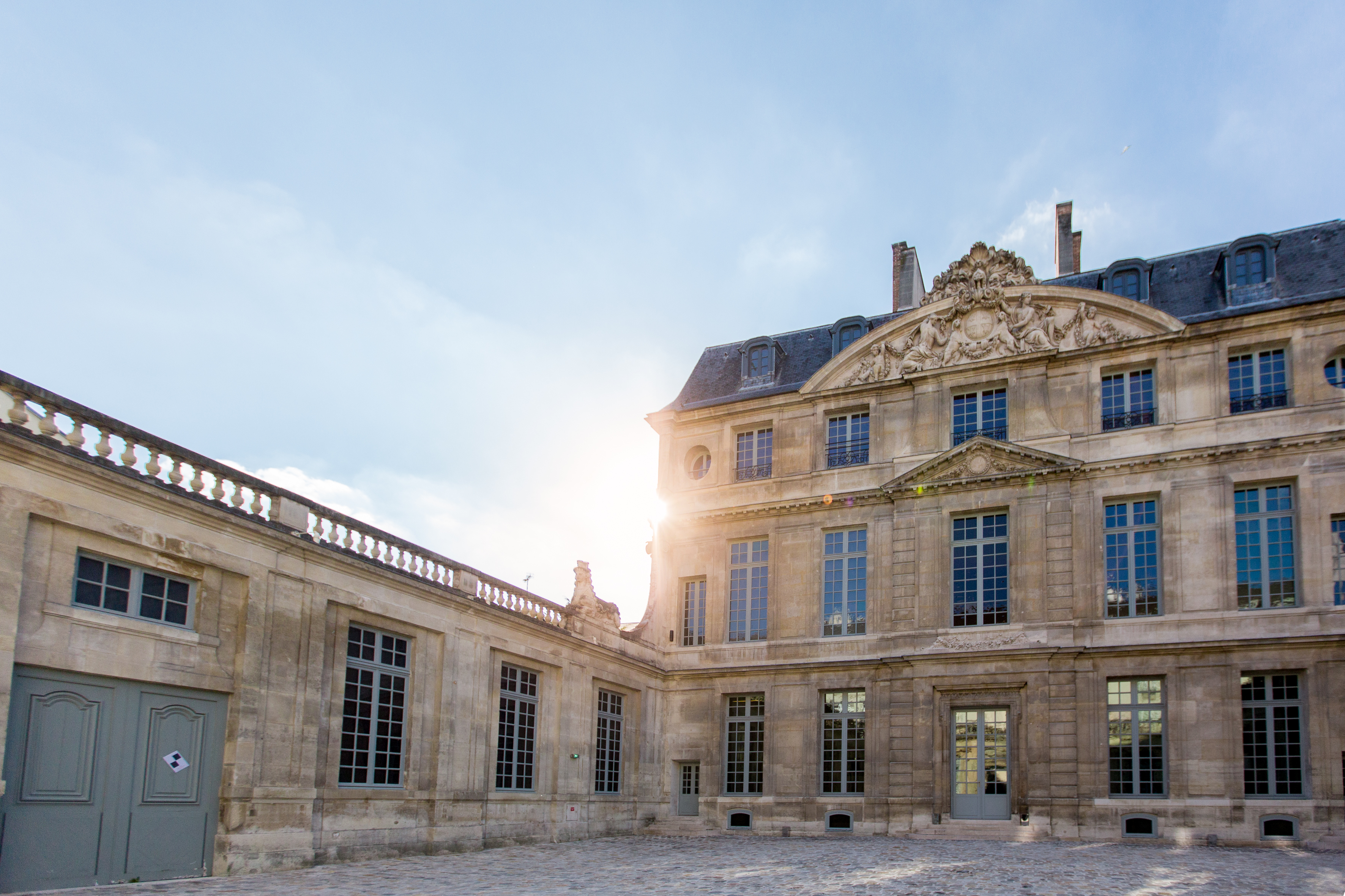 Façade de l'Hôtel Salé