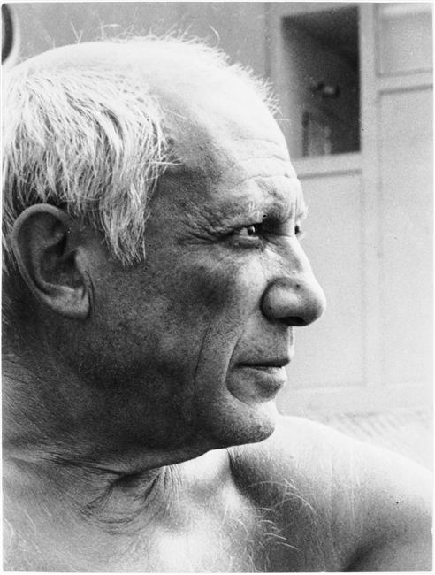 Ervin Marton Portrait de Pablo Picasso sur la plage de Golfe-Juan en 1949, épreuve gélatinoargentique, Musée national Picasso-Paris, don de Sydney et Claude Ruiz-Picasso, MP1995-1